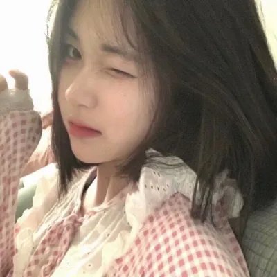 蒙娜丽莎与血月亮